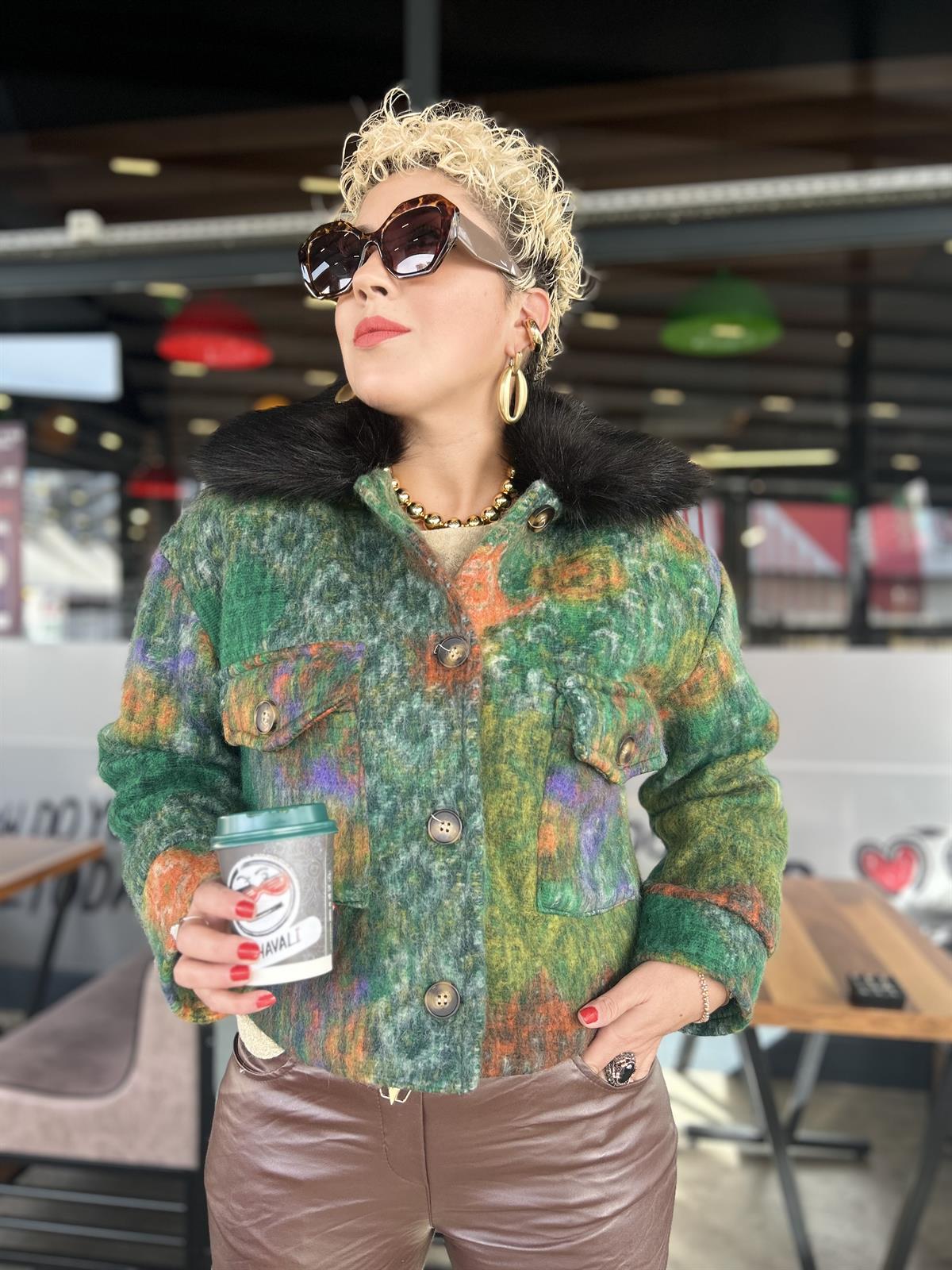 Siyah Kürklü İthal Kısa Keçe Ceket