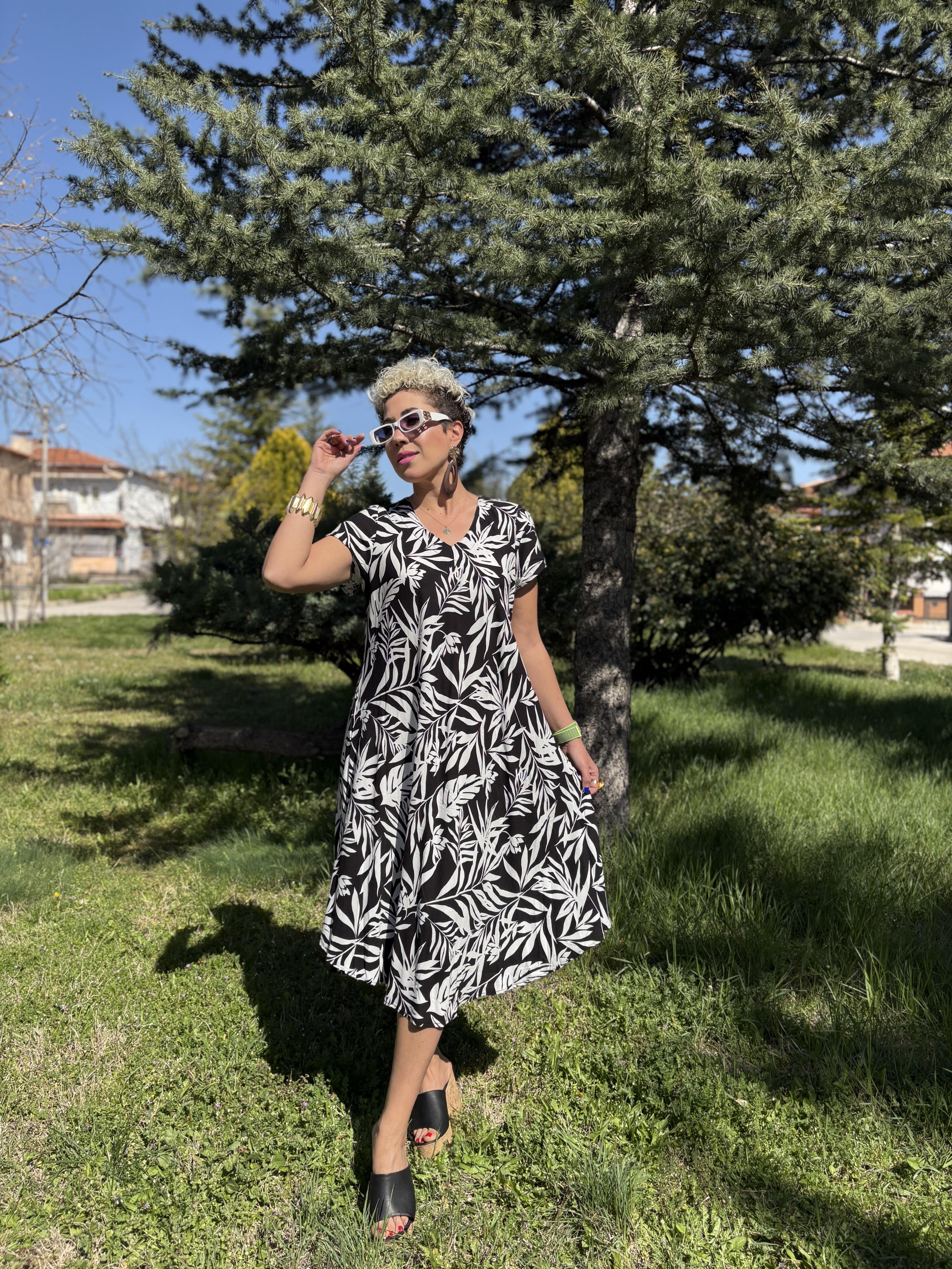 Siyah Sihirli Elbise