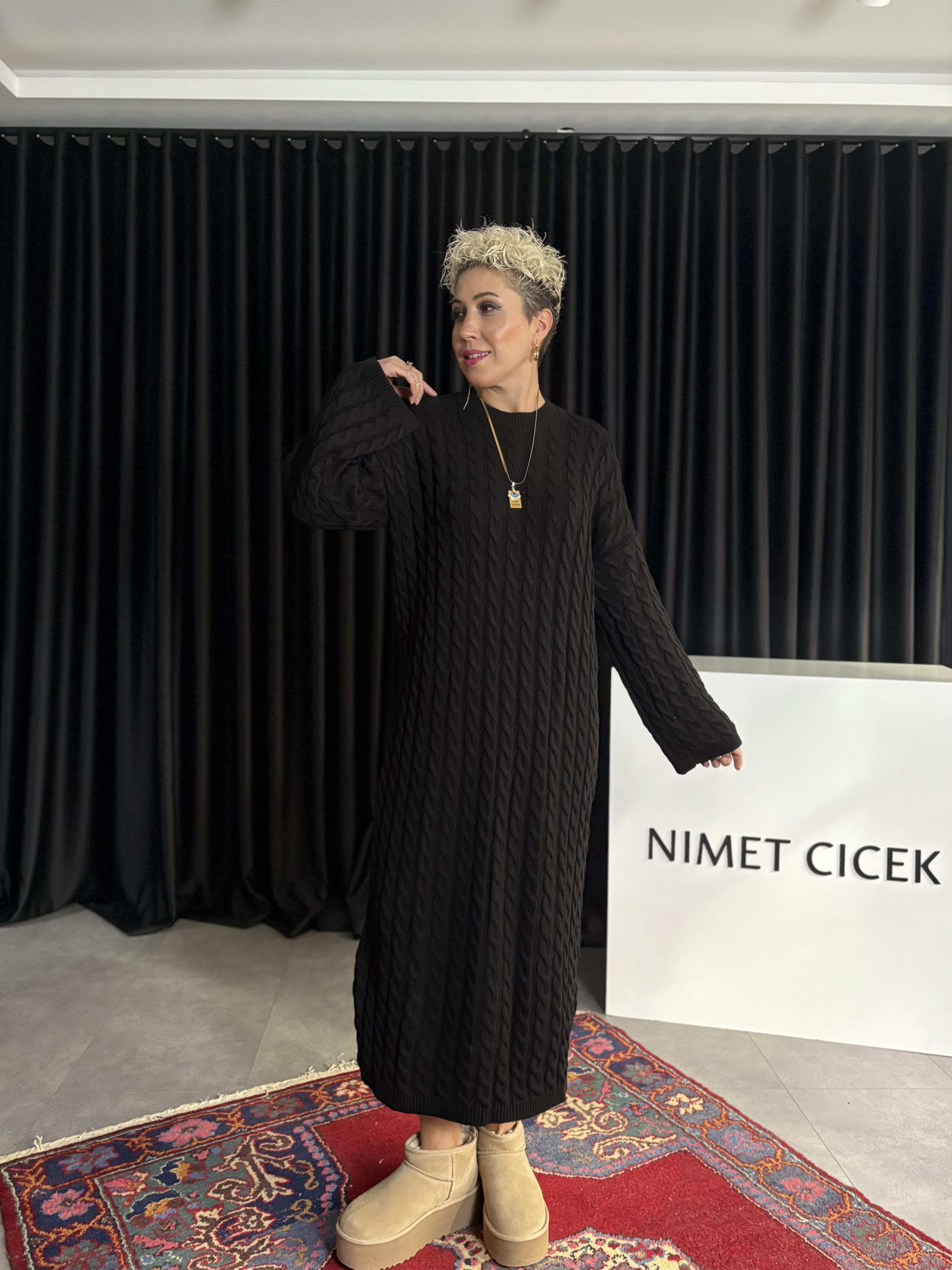 Siyah Uzun Triko Elbise