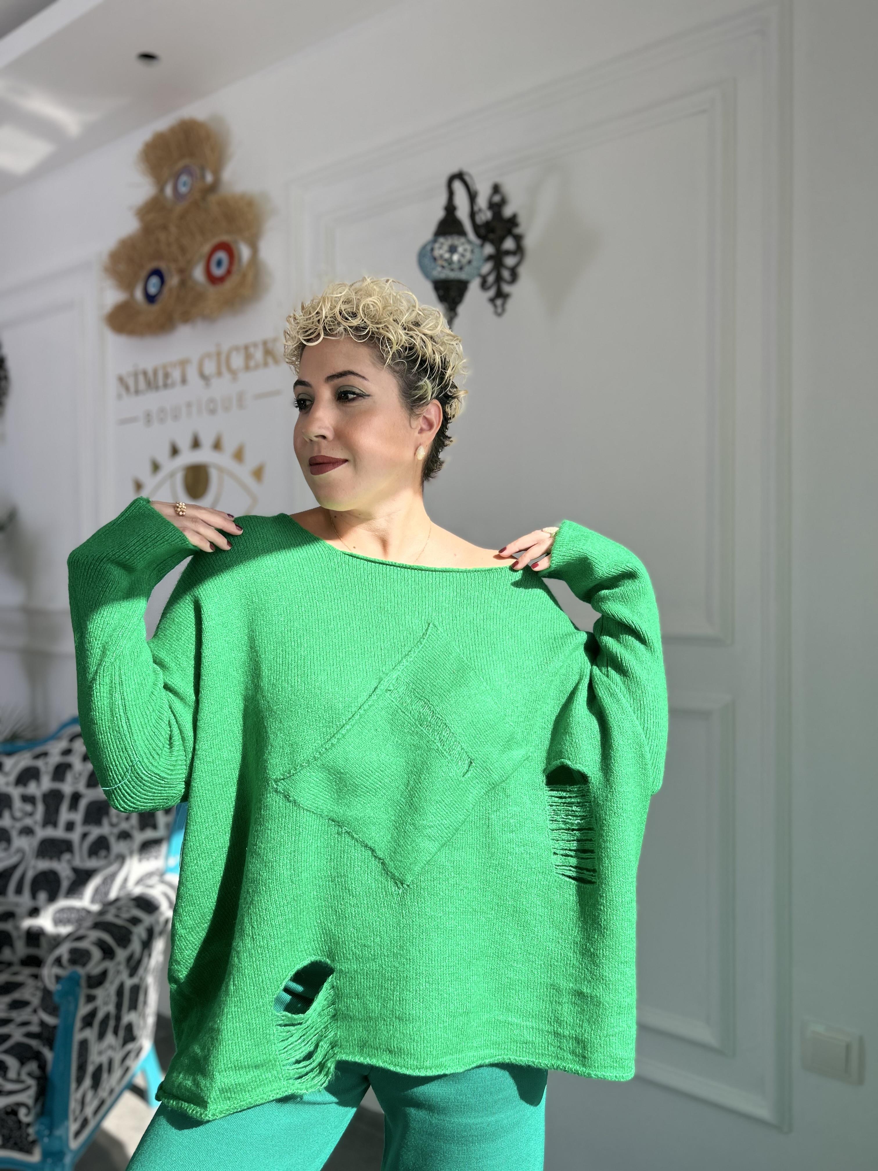 Sökük Detaylı Yeşil Pamuk Kazak