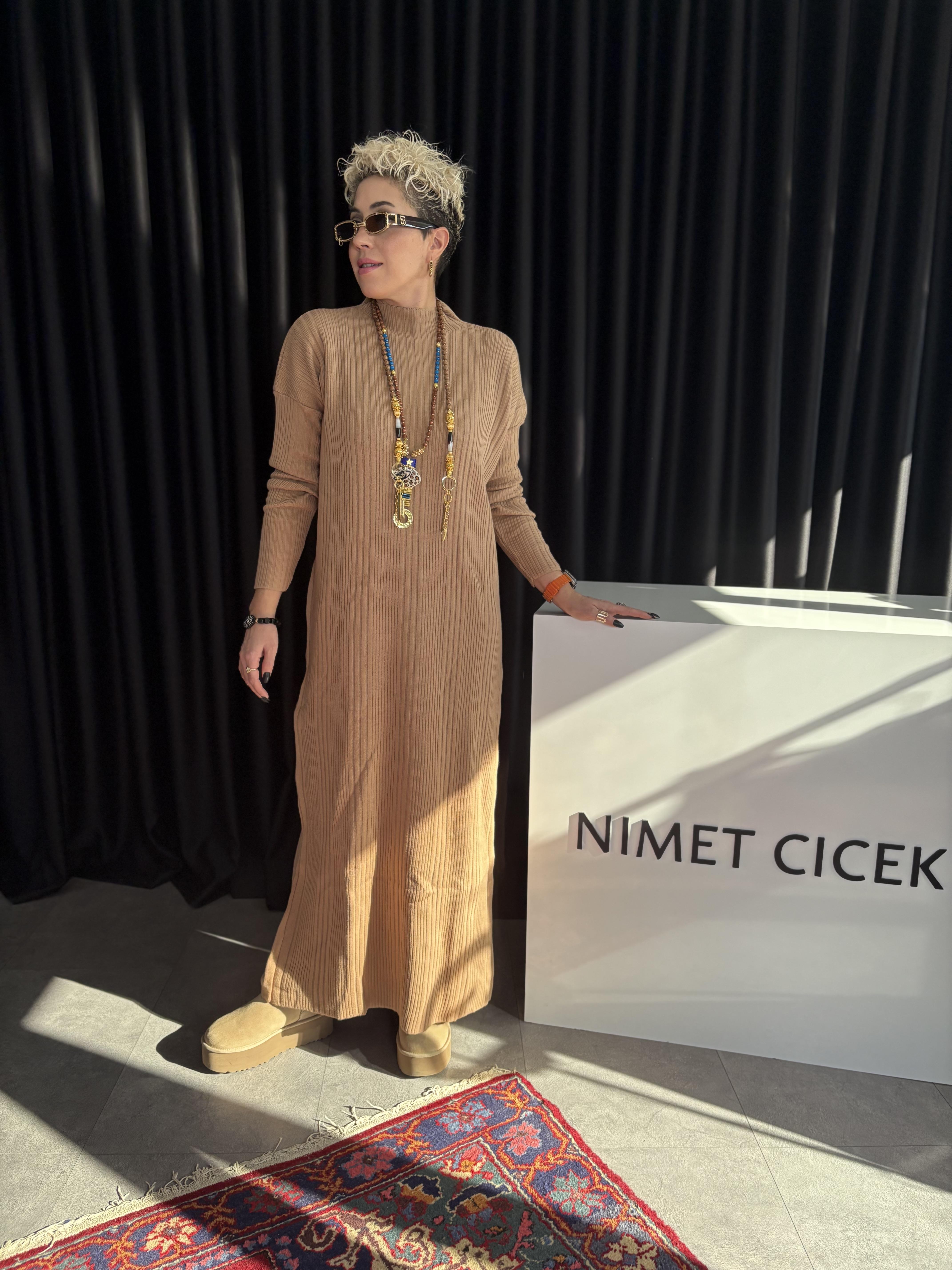 Uzun Balıkcı Yaka Camel Triko Elbise