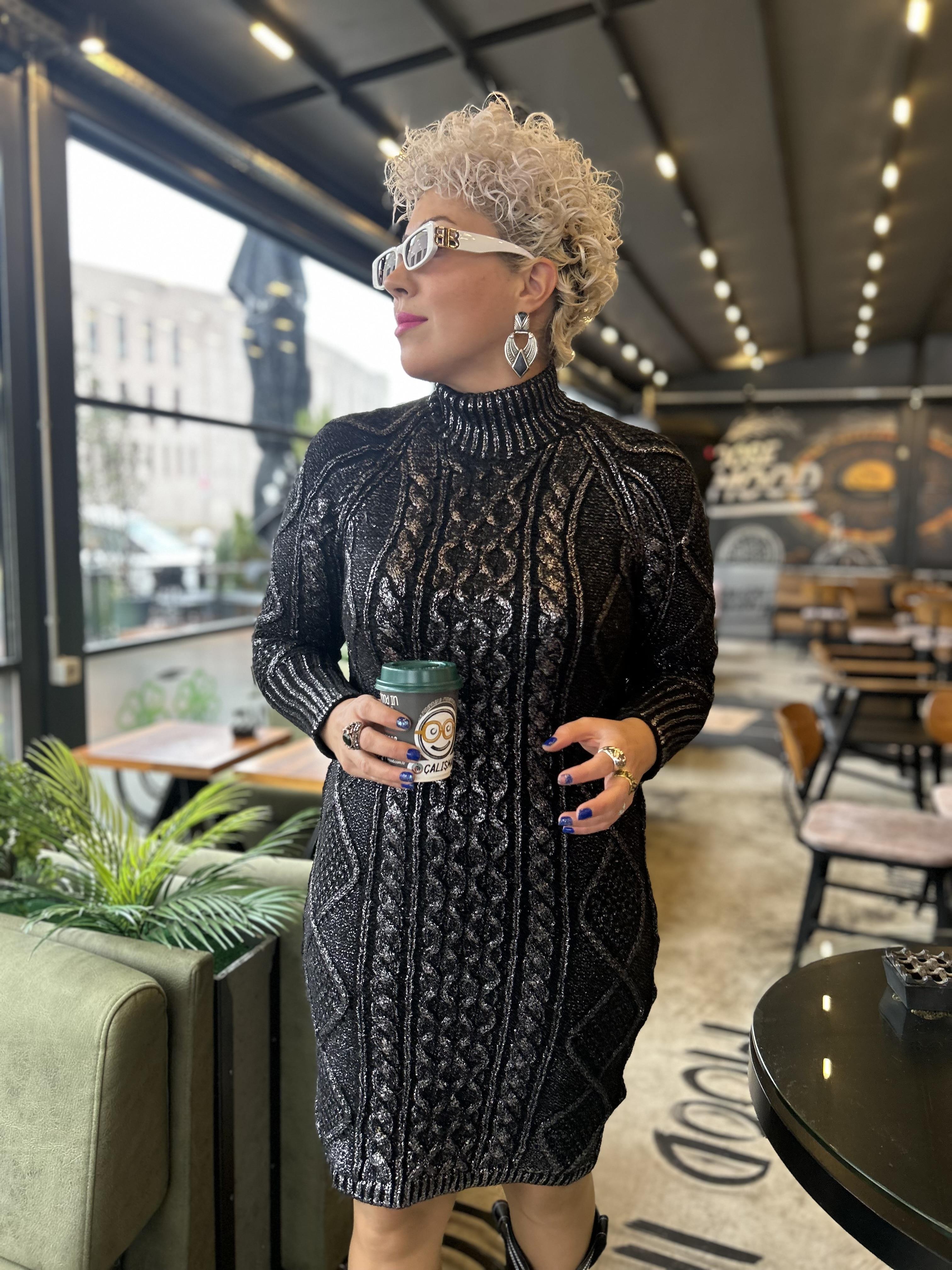 Varaklı Siyah Triko Elbise