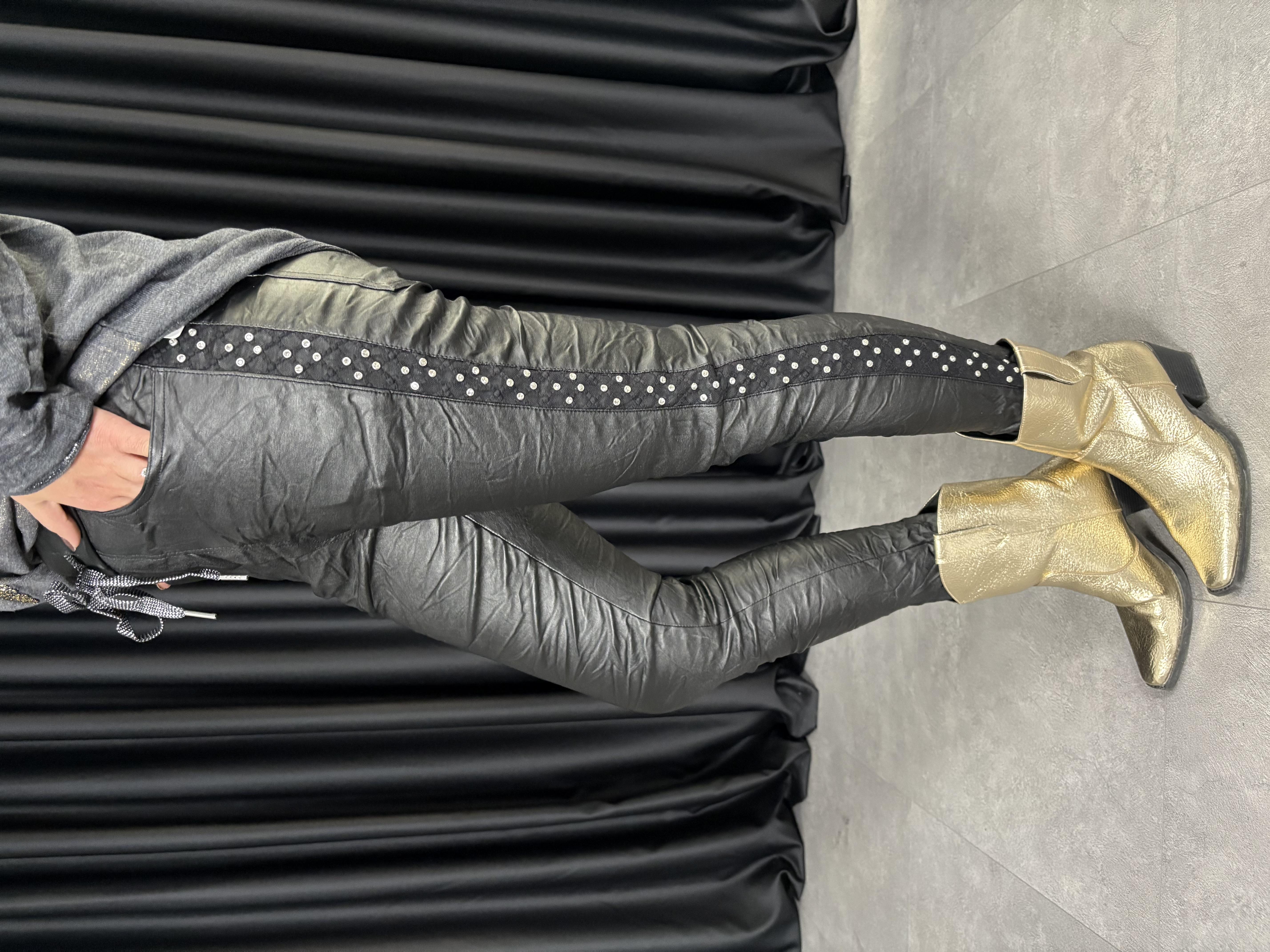 Yanları Taş Detaylı İthal Gümüş Deri Pantolon