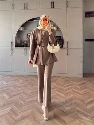 Alvena Geniş Yaka Kruvaze Ceket Takım Vizon (26061)