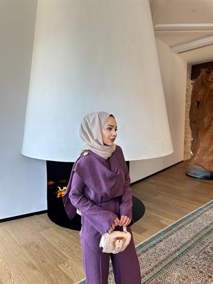 Begonya Broşlu Takım Vişne