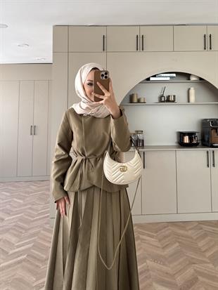 Broş Detaylı Pileli Etekli Takım Haki (4067)