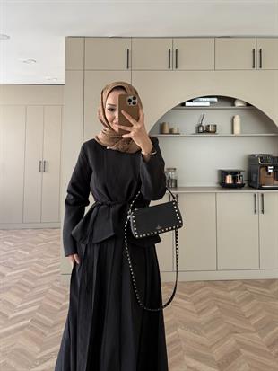 Broş Detaylı Pileli Etekli Takım Siyah
