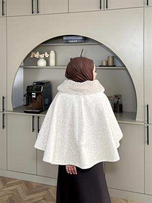 Darby Yakası Kürk Detaylı Angora Panço Ekru
