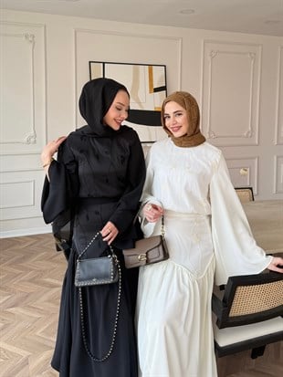 Divan Çiçek Baskılı Etekli Takım Siyah (5779)