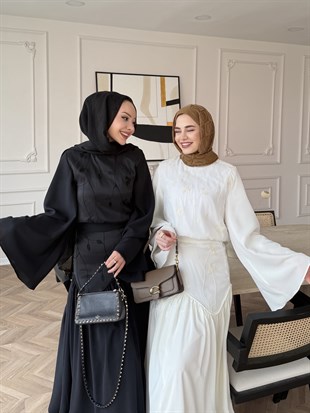 Divan Çiçek Baskılı Etekli Takım Siyah (5779)
