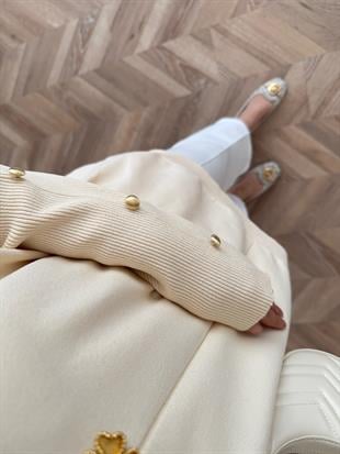 Düğmeli Merserize Kazak Bej