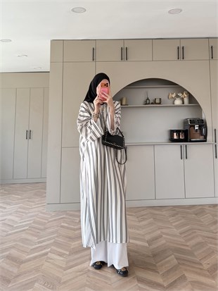 Ely Çizgili Saten Yırtmaçlı Bluz Siyah (4536)
