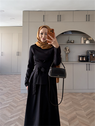 Gazel Önden Yırtmaçlı Etekli Takım Siyah (4417)