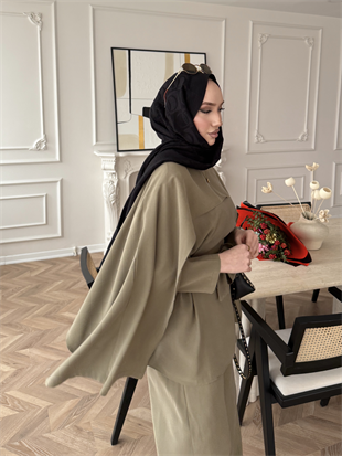 Holah Pelerinli Üçlü Takım Haki (2309)