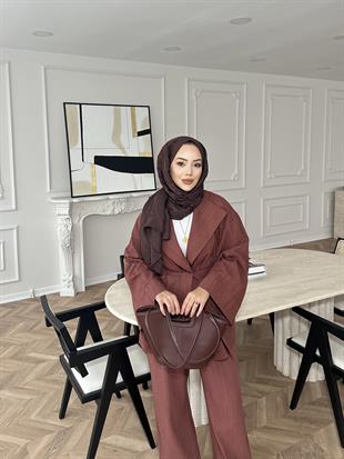 Peka Yakalı Takım Kiremit