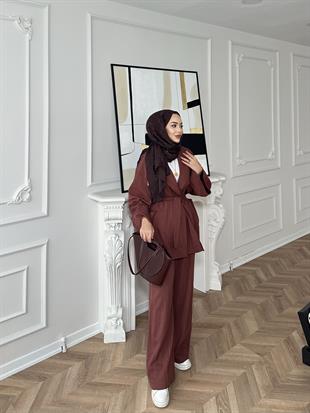 Peka Yakalı Takım Kiremit