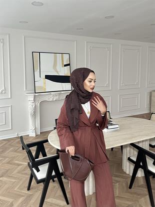 Peka Yakalı Takım Kiremit