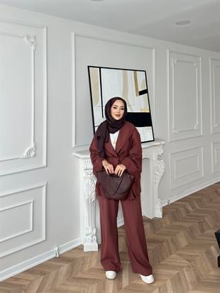 Peka Yakalı Takım Kiremit