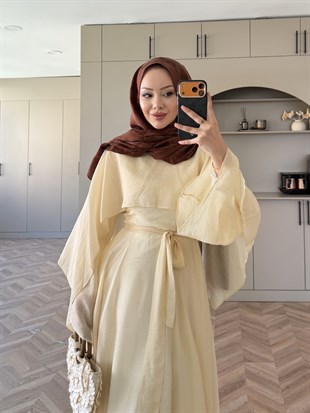 Karaf Pelerinli Elbise Sarı (8054)