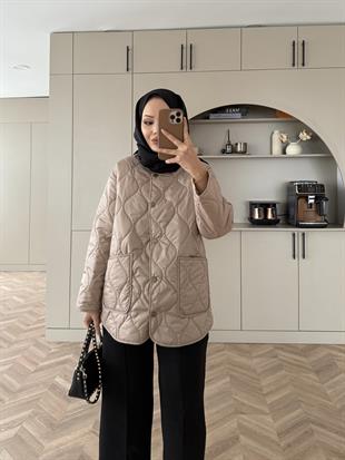 Kelsi Kapitone Mont Vizon