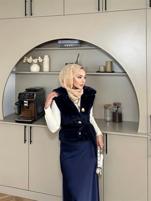 Krista Yakası Kürk Detaylı Angora Yelek Lacivert
