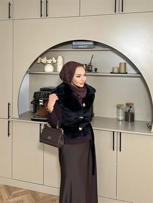 Krista Yakası Kürk Detaylı Angora Yelek Siyah