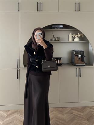 Krista Yakası Kürk Detaylı Angora Yelek Siyah