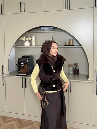 Krista Yakası Kürk Detaylı Angora Yelek Acı Kahve