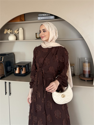 Mandy Yandan Bağlamalı Tüy Detaylı Elbise Kahverengi (5506)