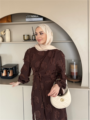 Mandy Yandan Bağlamalı Tüy Detaylı Elbise Kahverengi (5506)