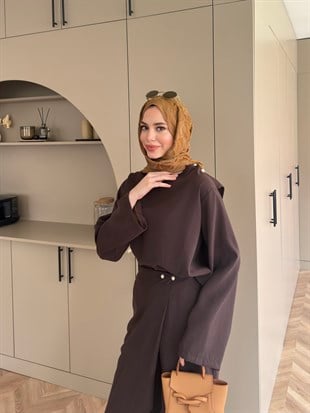 Monvi İnci Detaylı Asimetrik Pantolon Takım Acı Kahve