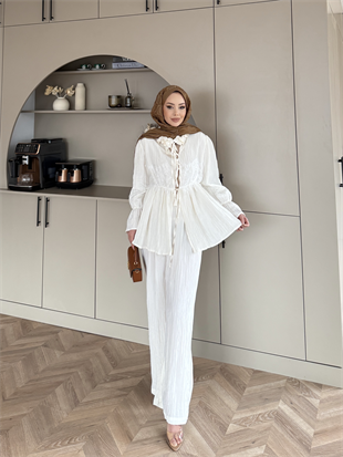 Nada Dantel Detaylı Pantolonlu Takım Ekru (2023)