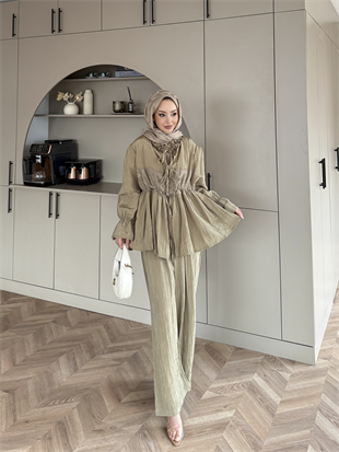 Nada Dantel Detaylı Pantolonlu Takım Haki (2023)