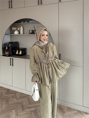 Nada Dantel Detaylı Pantolonlu Takım Haki (2023)