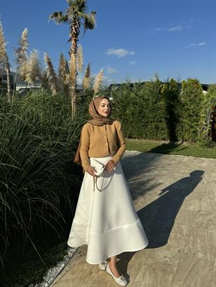 (ÖNSİPARİŞ) 10 iş günü sonra kargolanacaktır Mila Çan Kesim Puf Etek Beyaz