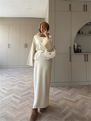 Simli Triko Etekli Takım Ekru 