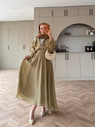 Roxanne Fırfırlı Ceketli Etekli Takım Yağ Yeşili (2021)