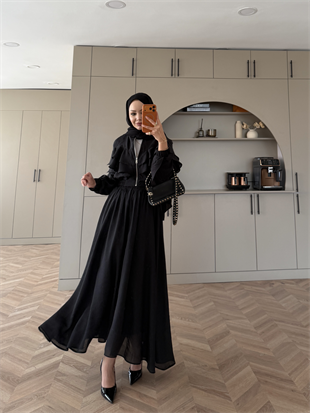 Roxanne Fırfırlı Ceketli Etekli Takım Siyah (2021)
