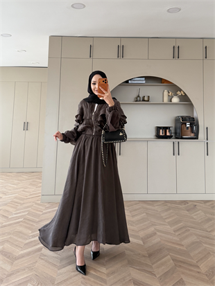 Roxanne Fırfırlı Ceketli Etekli Takım Kahve (2021)