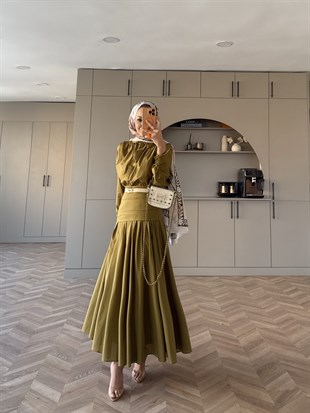Seha Drapeli Bel Detaylı Etekli Takım Yağ Yeşili (2017)