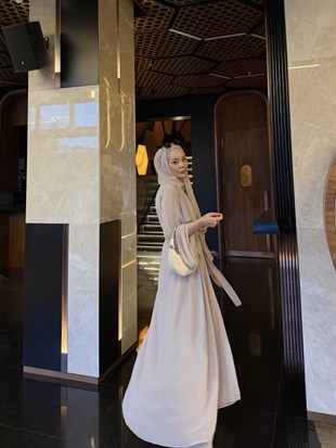 Sena Şallı Abaya Taş (2000)