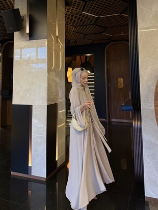 Sena Şallı Abaya Taş (2000)