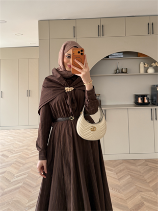 Stew Çizgili Şal Detaylı Broşlu Elbise Kahve (1908)