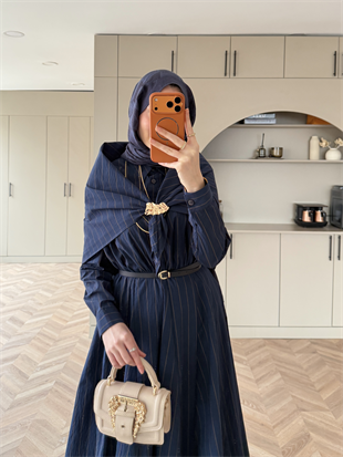 Stew Çizgili Şal Detaylı Broşlu Elbise Lacivert (1908)