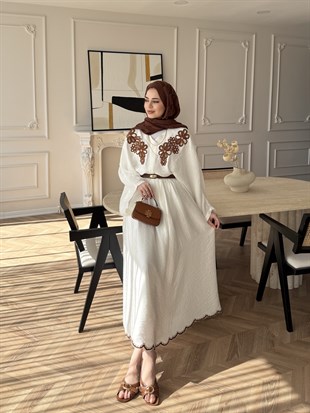 Seville Çiçek Baskılı Etekli Takım Beyaz (5737)