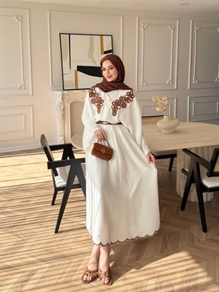 Seville Çiçek Baskılı Etekli Takım Beyaz (5737)