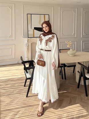 Seville Çiçek Baskılı Etekli Takım Beyaz (5737)