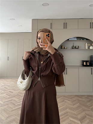 Simay Geniş Yaka Taşlı Ceketli Elbise Acı Kahve (2004)