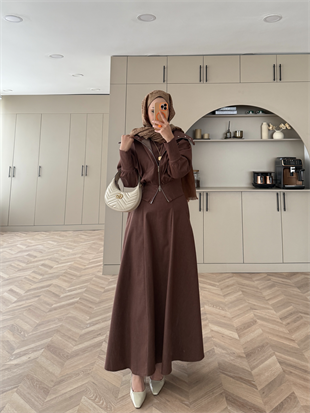 Simay Geniş Yaka Taşlı Ceketli Elbise Acı Kahve (2004)