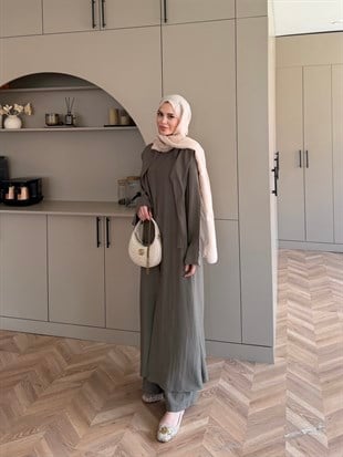 Zyra Omuz Şallı Yırtmaçlı Takım Zümrüt (2361) 